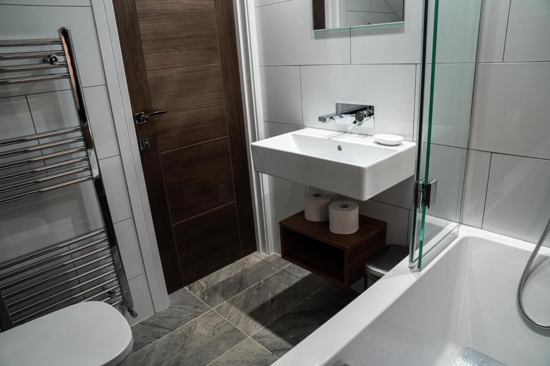 Chestnut Retreat A Stunning Annex Apartment Ossett Buitenkant foto